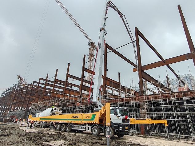 一臂之力！云顶集团72米泵车高效赋能苏州厂房建设