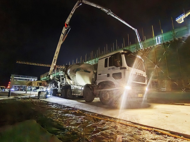 深夜600方，云顶集团成套化混凝土装备打出“协同战”